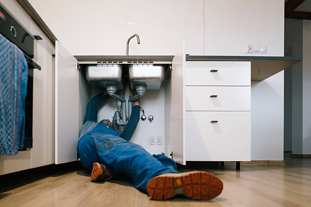 Professional Plumbing technician working in Hope, KY